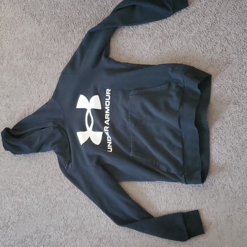 3/$15 Under armour hoodie